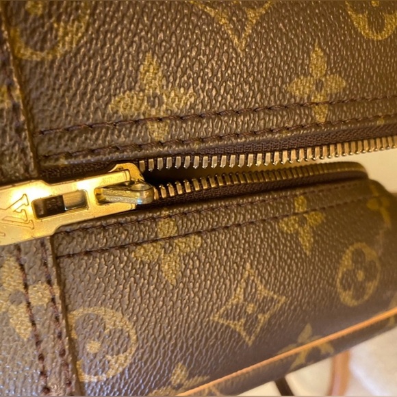 AUTHENTIC LOUIS VUITTON DEAUVILLE BAG - Picture 2 of 11